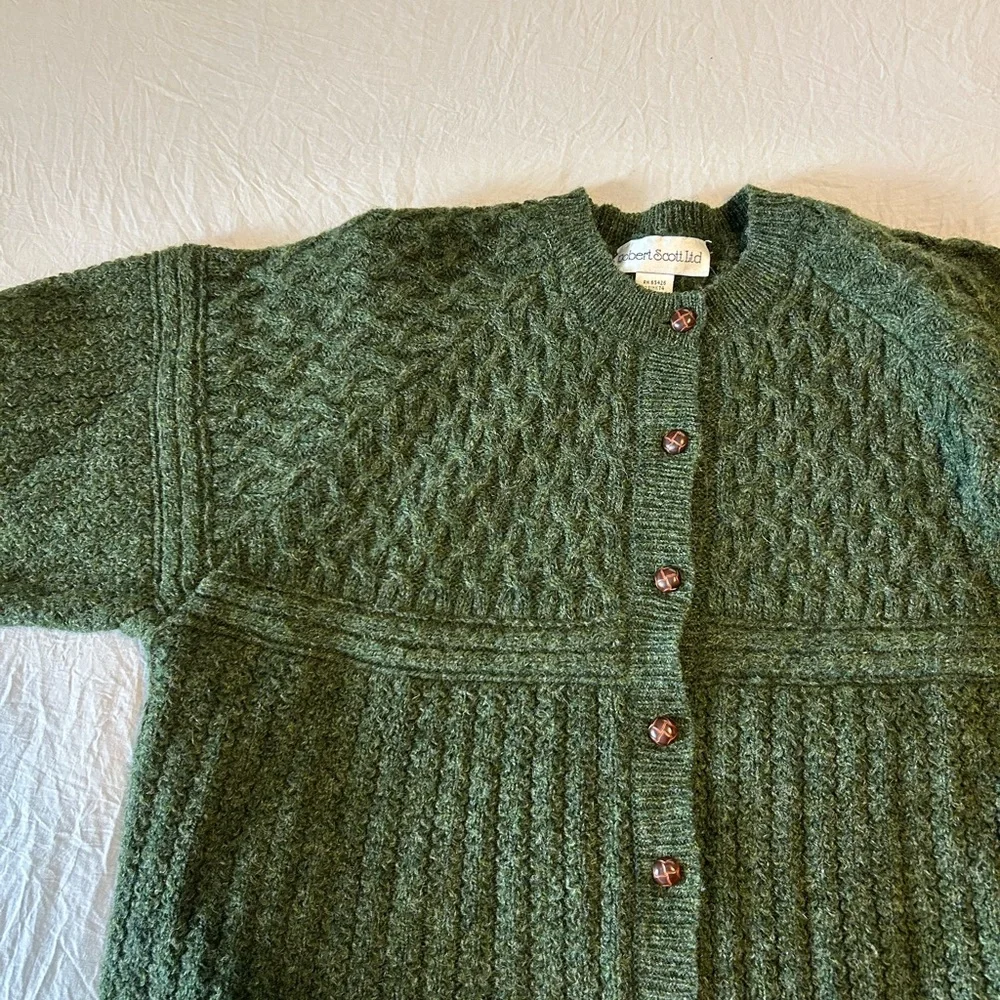 Vintage XL Women's Robert Scott LtD 100% Wool Green Sweater - Picture 5 of 6